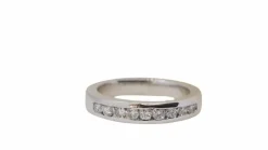Demi alliance en or blanc et diamants