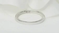 Demi alliance en or blanc et diamants 0.25ct