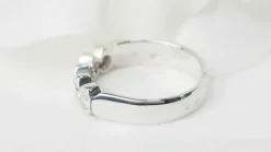 Demi alliance en or blanc et diamants 0.60ct