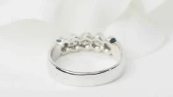 Demi alliance en or blanc et diamants 0.60ct