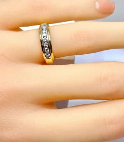 Demi alliance en or jaune et or blanc 18 carats et diamants
