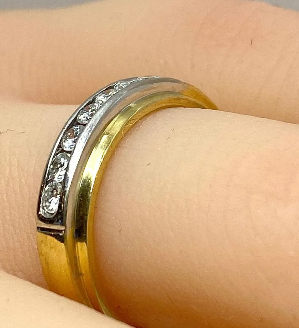 Demi alliance en or jaune et or blanc 18 carats et diamants