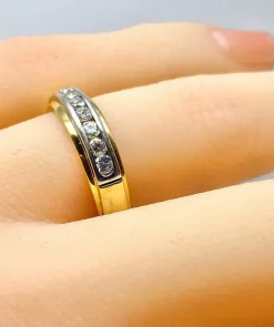 Demi alliance en or jaune et or blanc 18 carats et diamants