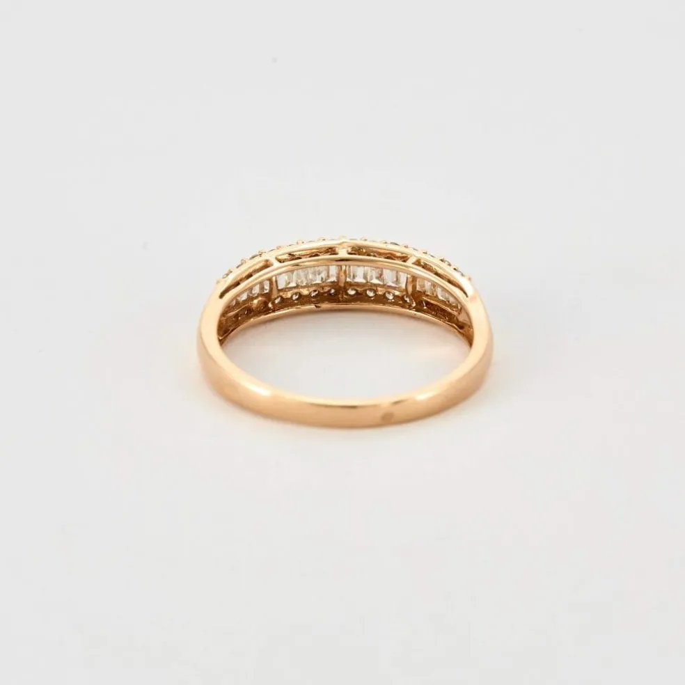 Demi alliance en or rose et diamants