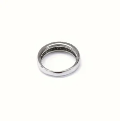 Demi alliance or blanc, diamants brillants et baguettes