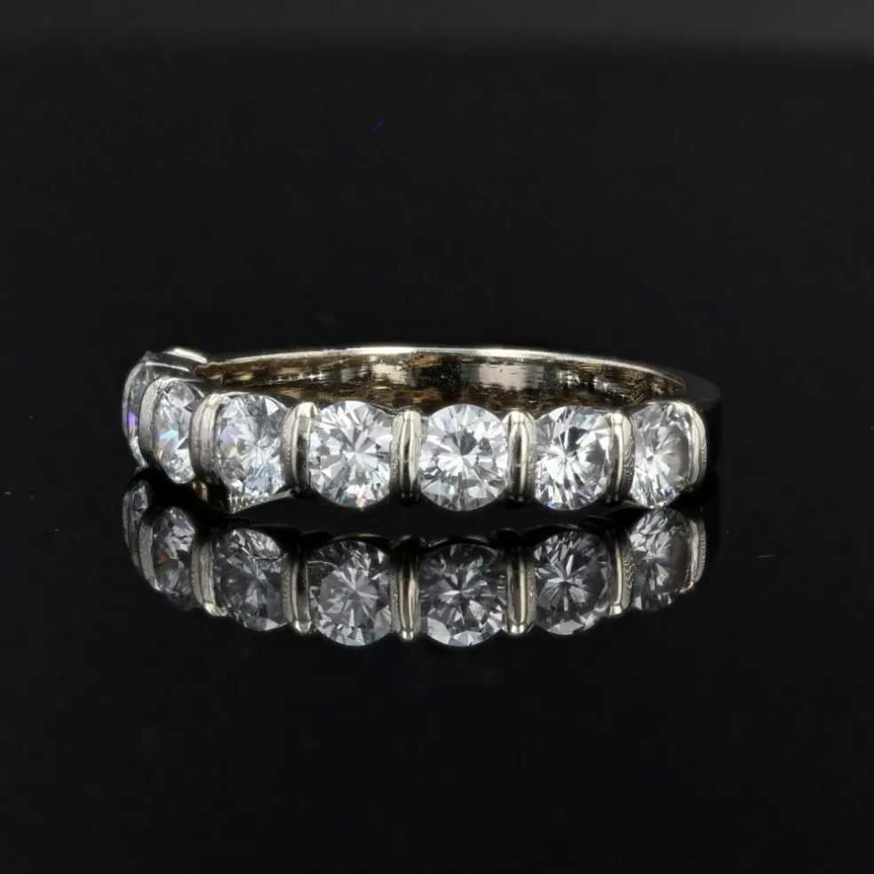 Demi alliance or blanc et diamants brillants