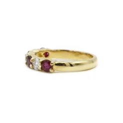 Demi Alliance or jaune diamants rubis