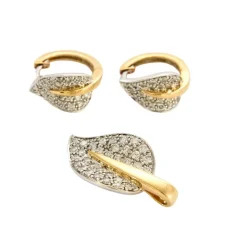 Demi parure, or jaune et or gris, et diamants