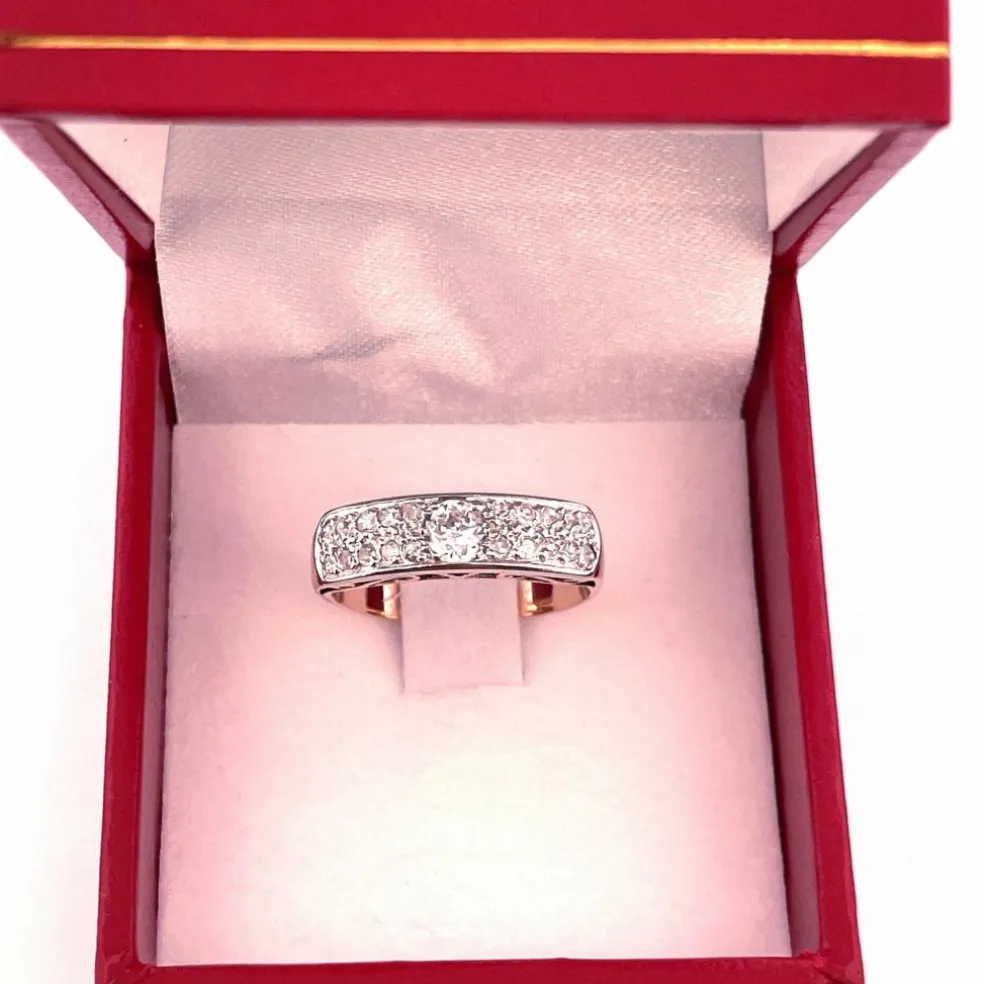 Demi-alliance ancienne en or et diamants