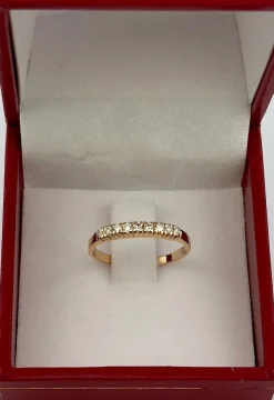 Demi-alliance diamants sur or jaune