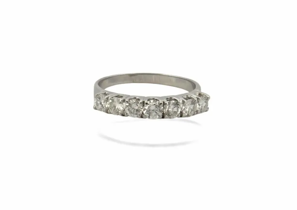 Demi-alliance en diamants or blanc