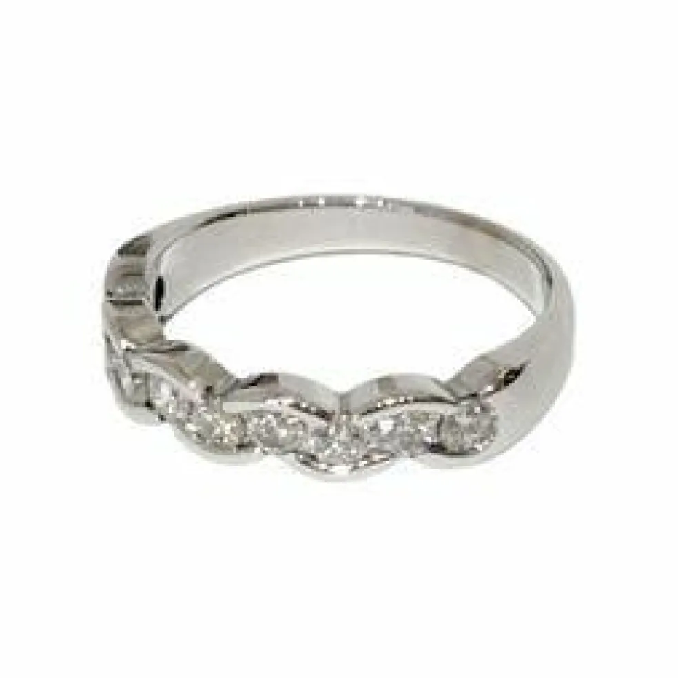 Demi-alliance en or blanc, diamants
