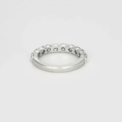 Demi-alliance or blanc et diamants