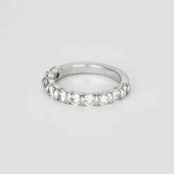 Demi-alliance or blanc et diamants