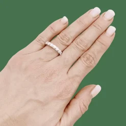 Demi-alliance or blanc et diamants.