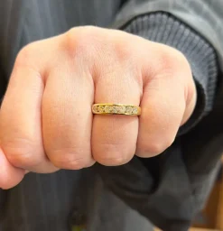 Demi-Alliance or jaune diamants