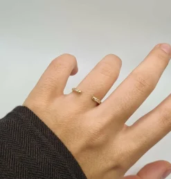 Demi-alliance or jaune sertie de diamants naturels
