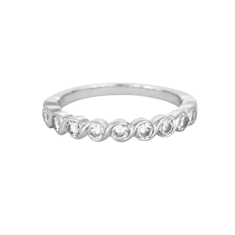Demie alliance en or gris et diamants