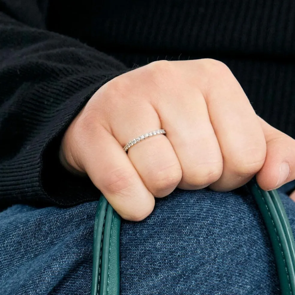 Demie Alliance en or gris et diamants