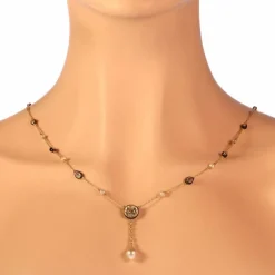 Diamant, collier de perles