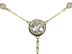 Diamant, collier de perles