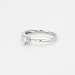 DIDIER GUERIN - Bague solitaire en or et diamant