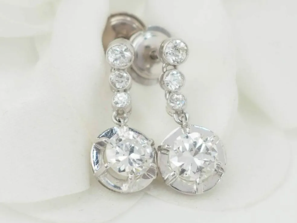 Dormeuses anciennes en or blanc et diamants