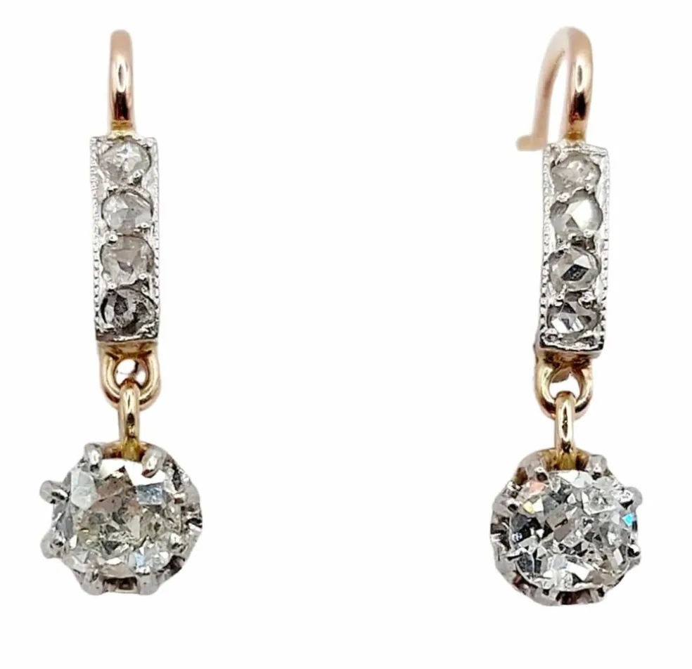 Dormeuses antique or rose 18k sertie de diamants en serti griffes surmonté d'une ligne de diamants taillé en rose