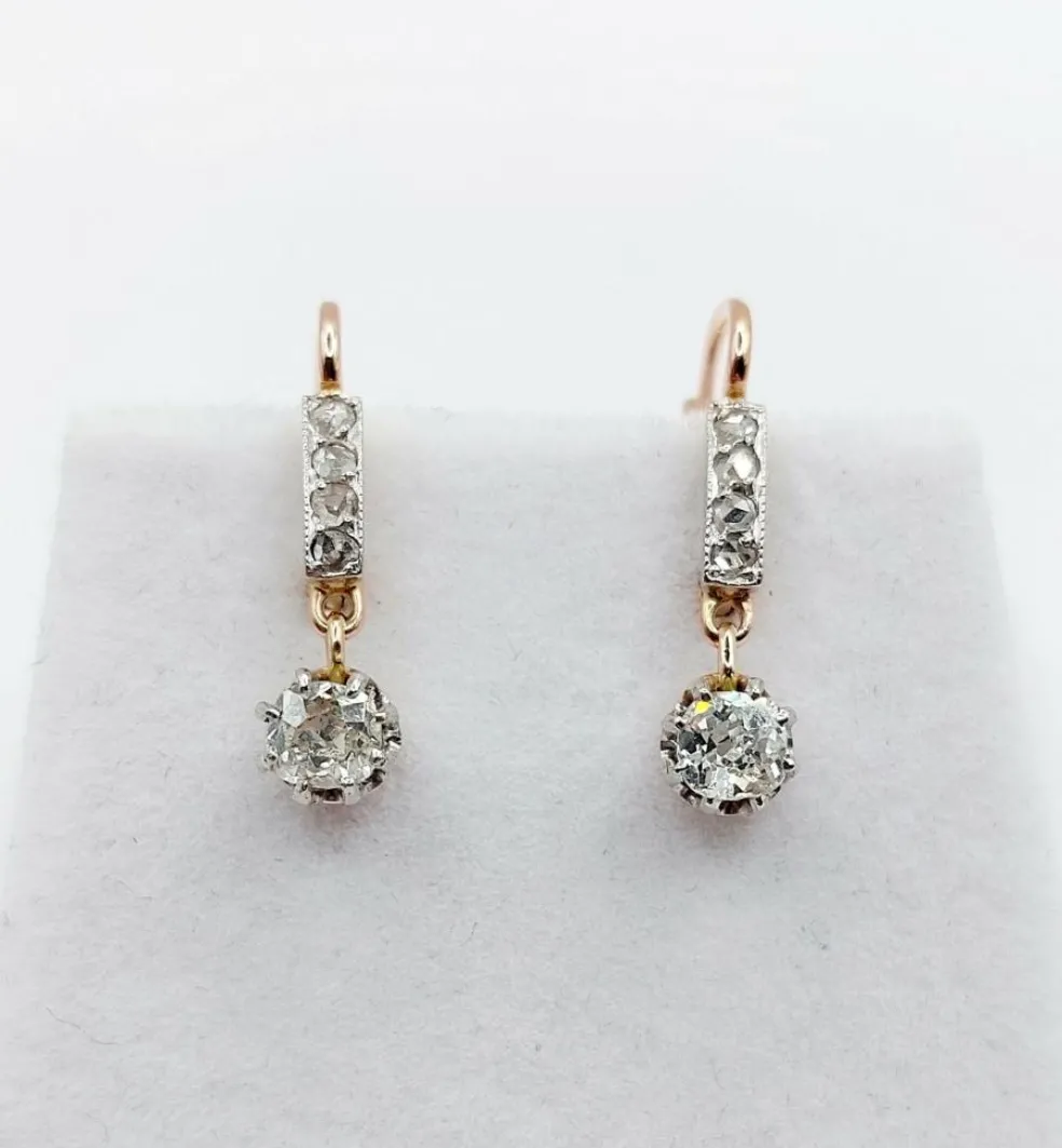 Dormeuses antique or rose 18k sertie de diamants en serti griffes surmonté d'une ligne de diamants taillé en rose