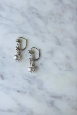 Dormeuses Art Deco en or gris et diamants