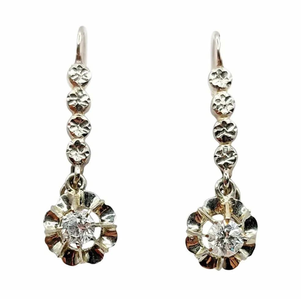 Dormeuses or blanc et platine, diamants (circa 1930)