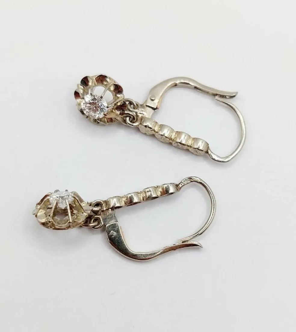 Dormeuses or blanc et platine, diamants (circa 1930)