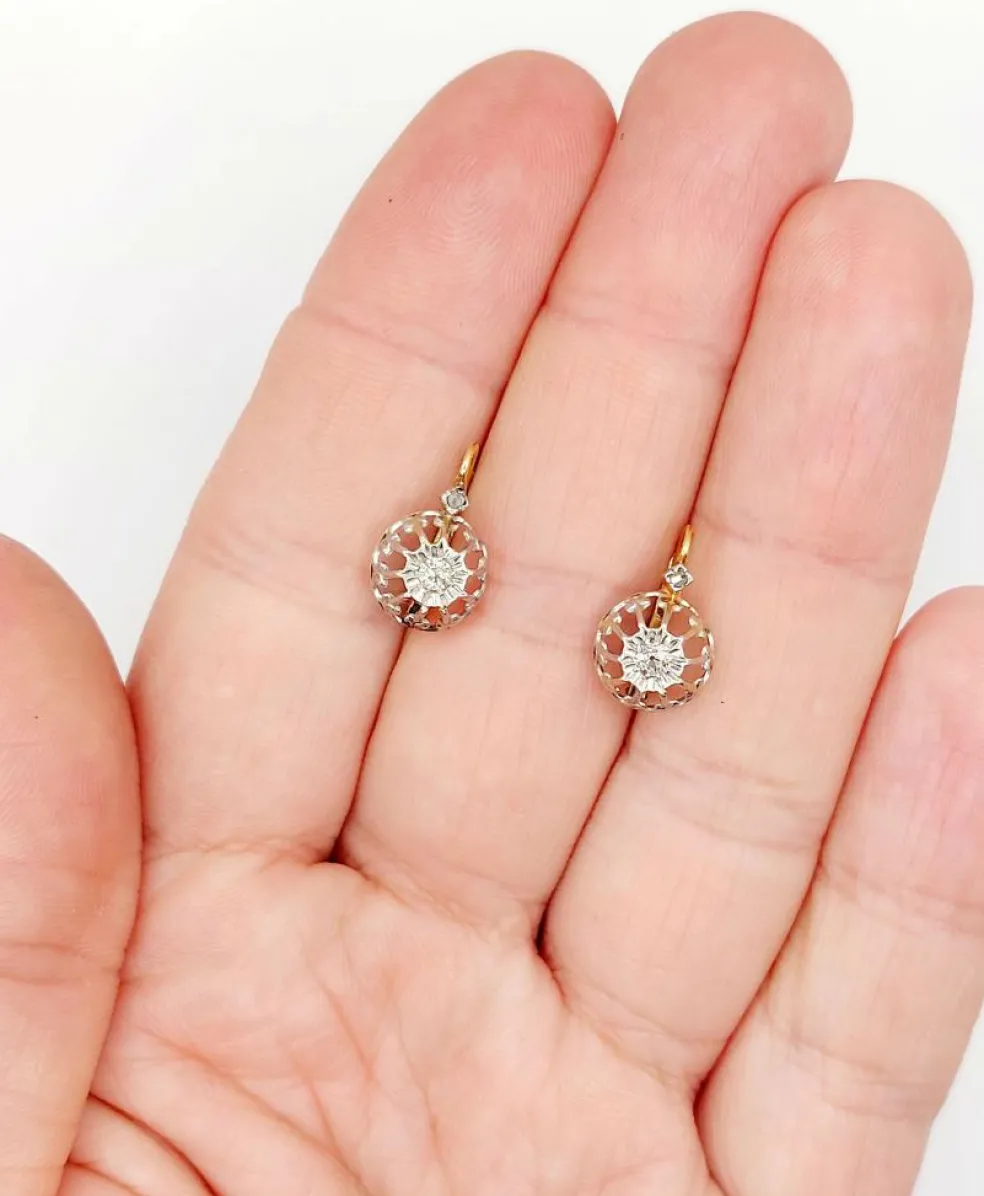 Dormeuses or jaune , diamant taille ancienne sertis fleur de lys (1900)