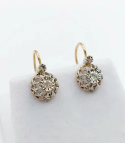 Dormeuses victorienne or jaune ornée de diamants tailles anciennes en sertis fleur de lys