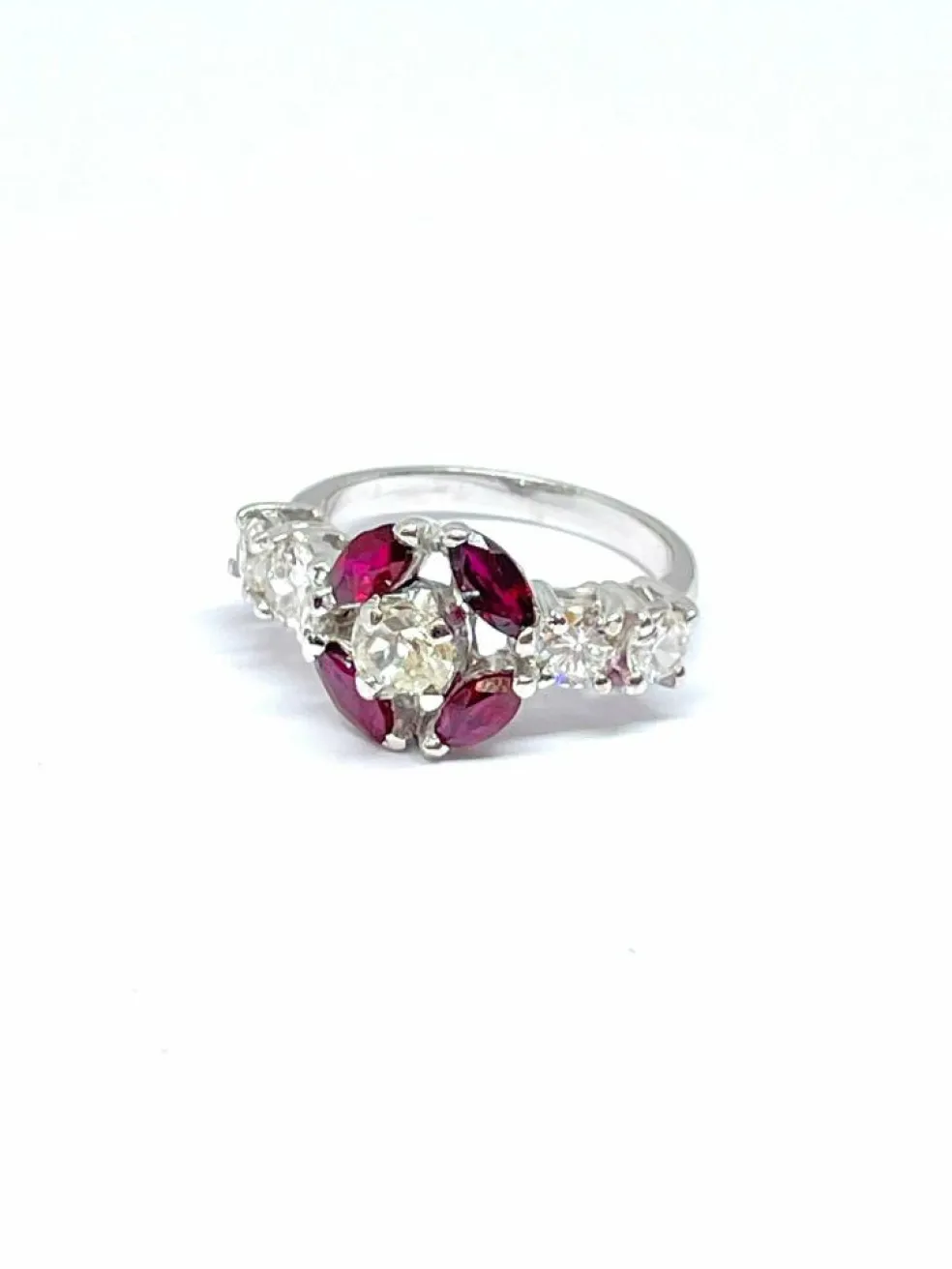 Duo de bagues or blanc diamants saphirs rubis