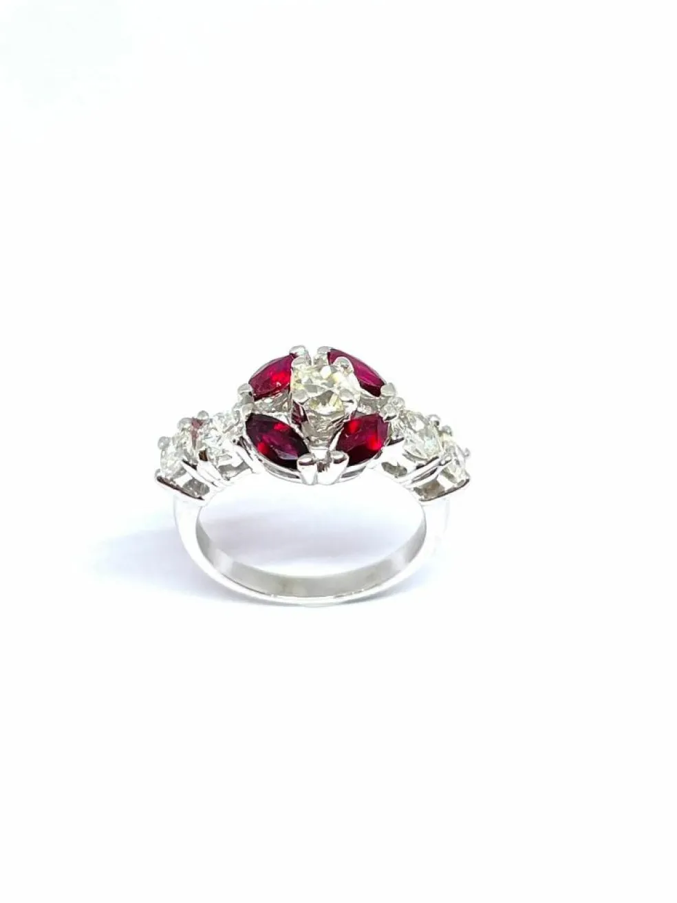 Duo de bagues or blanc diamants saphirs rubis