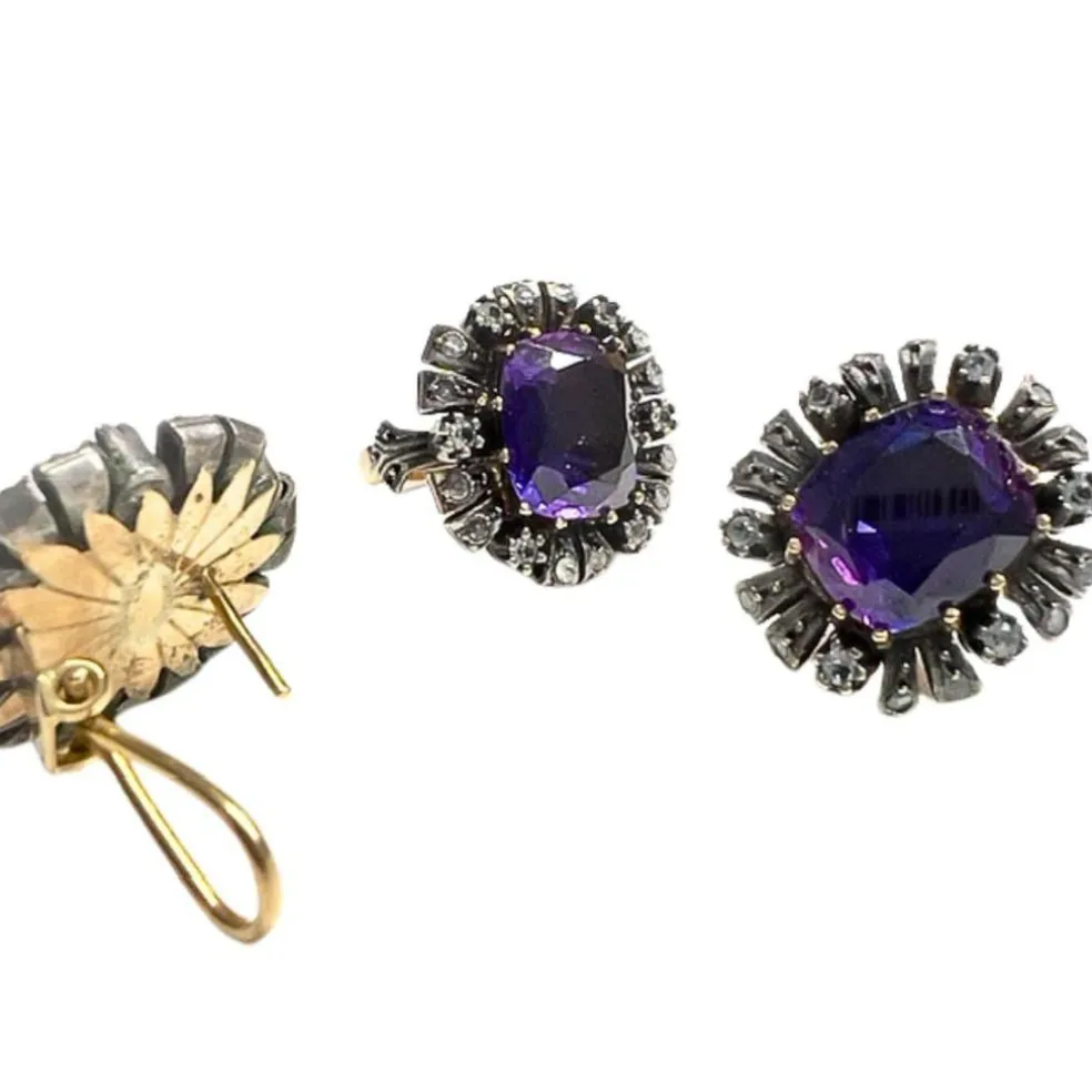 ensemble de bague et boucles d'oreilles en or et argent avec saphirs