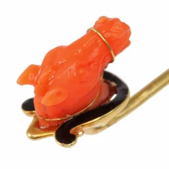 Epingle à cravate antique à tête de cheval en corail