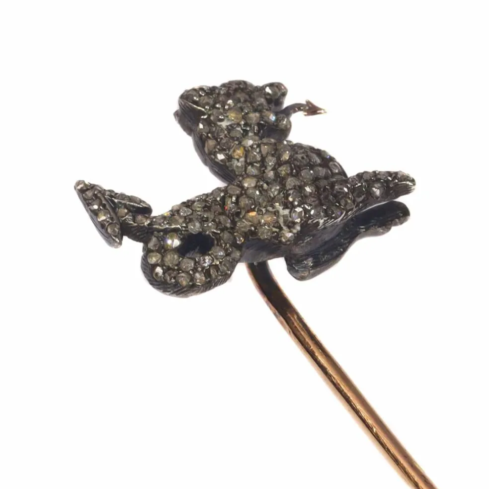 Epingle à cravate griffon chargée de diamants