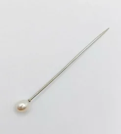 Epingle à cravate ou chapeau antique or blanc 18k et perle (circa 1900)