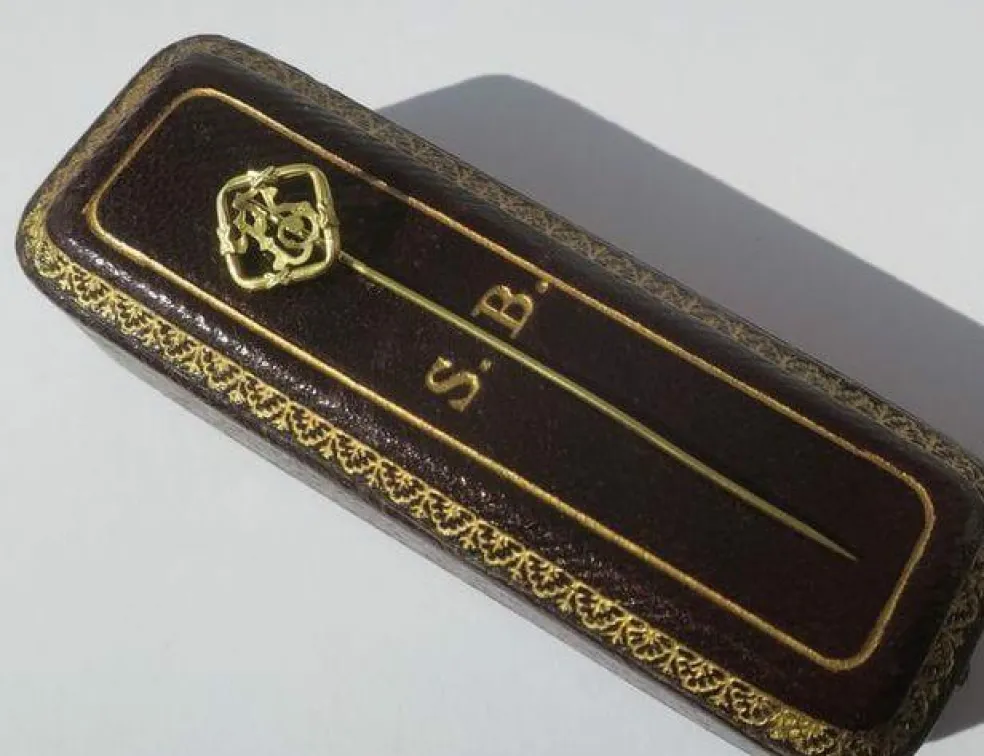 Epingle chiffre 13 porte-bonheur XIXe