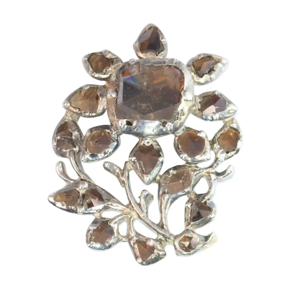 1760 epingle diamant rococo- un héritage précieux