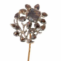 1760 epingle diamant rococo- un héritage précieux