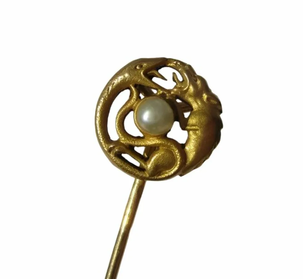 Epingle serpent chien, or rose et perle fine