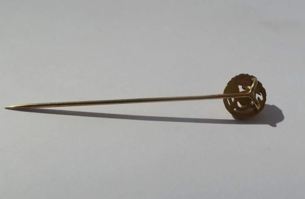 Epingle serpent chien, or rose et perle fine