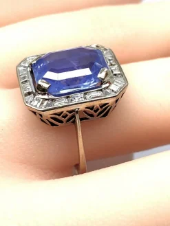 Exceptionnelle bague or blanc, saphir 9,40 carats Ceylan non chauffé
