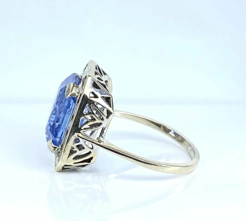 Exceptionnelle bague or blanc, saphir 9,40 carats Ceylan non chauffé