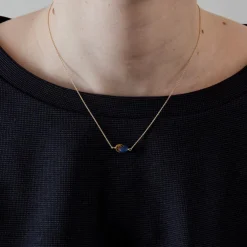 Fin Collier en or jaune et Lapis-Lazuli