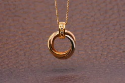 Gold diamond trio d'anneaux pendant