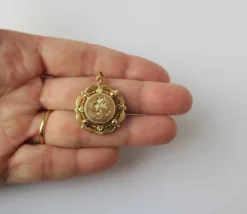 Grand pendentif Napoléon III opales or rose